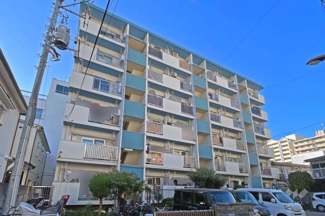 大久保ローヤルコーポの外観（南東側から）