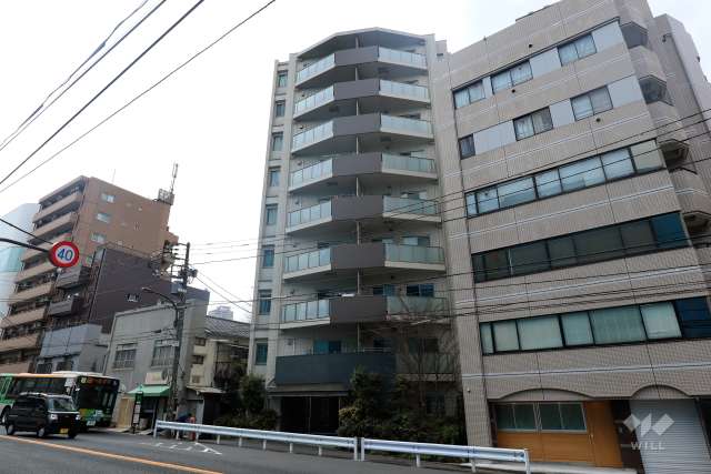 グランドメゾン新宿弁天町の外観（北東側から）