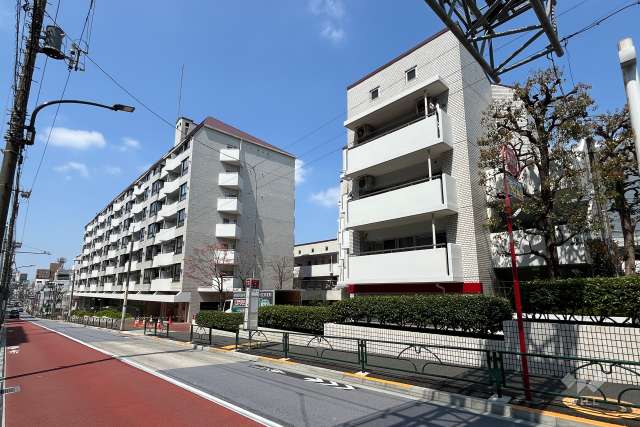 北新宿パークハイツの外観（南東側から）