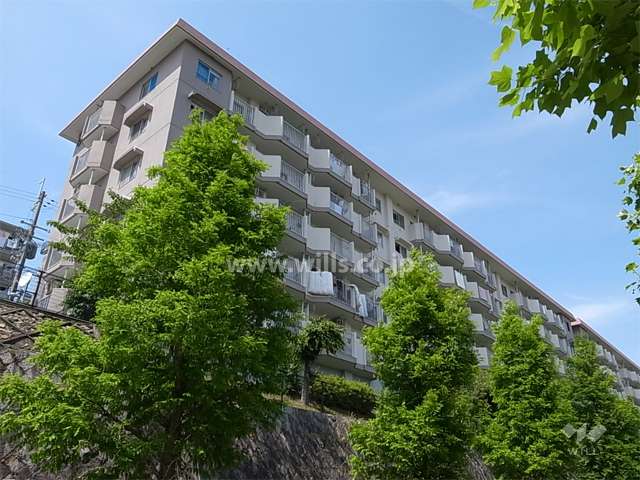中山五月台住宅6号棟の外観（南西側から）