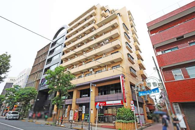 ライオンズマンション高円寺北の外観（南東側から）