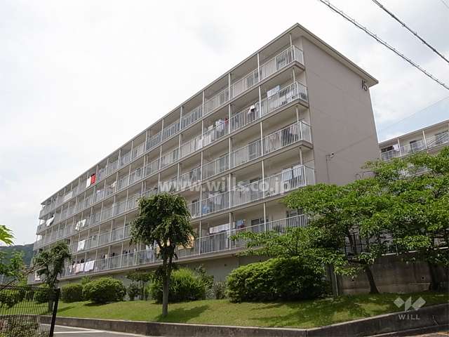 中山五月台住宅15号棟の外観（南東側から）