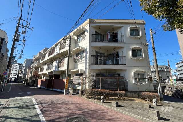 ニュー方南町マンションの外観（北東側から）