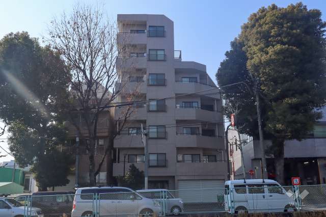 コスモ方南町の外観（東側から）