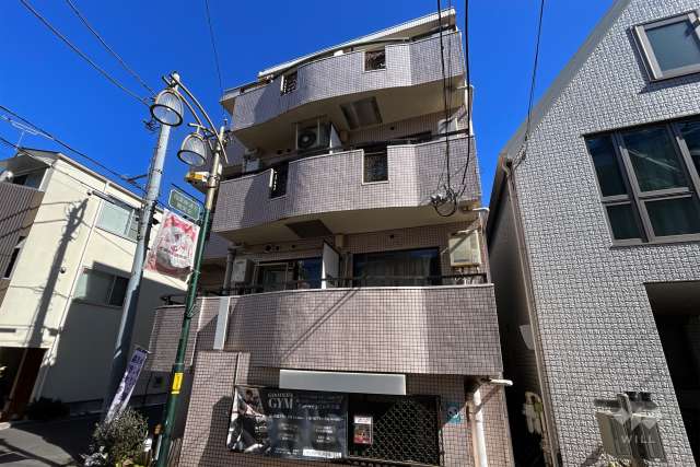 スターホームズ代田橋の外観（南西側から）