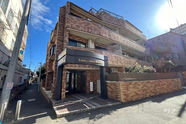 ライオンズマンション代田橋の外観（北西側から）