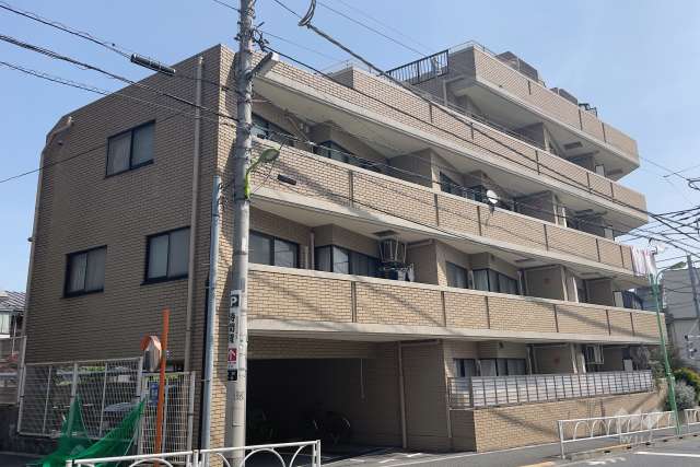 クレストフォルム奥沢の外観（南西側から）