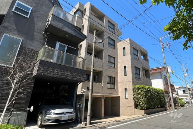 サーパス祖師谷大蔵の外観(南東側から)