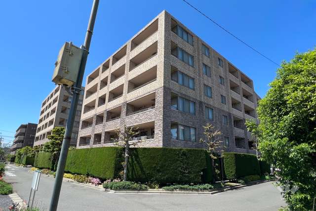 パークコート砧イーストの外観(南東側から)