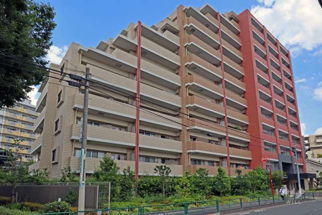 センチュリー千歳烏山レジデンスの外観(南西側から)