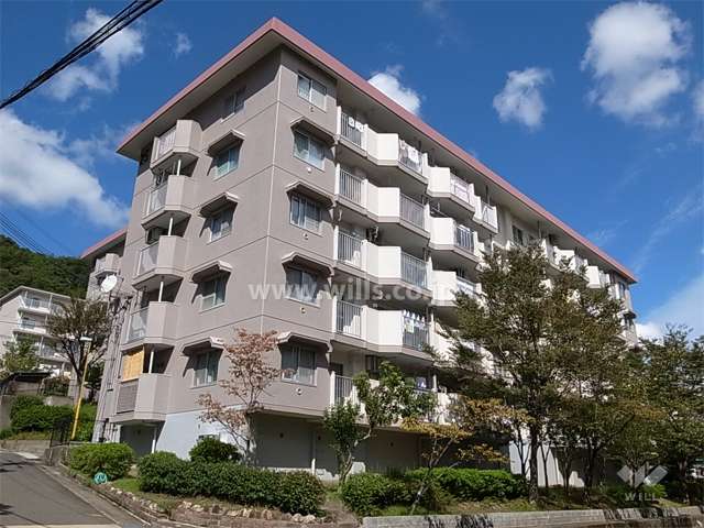 中山五月台住宅25号棟の外観（南西側から）