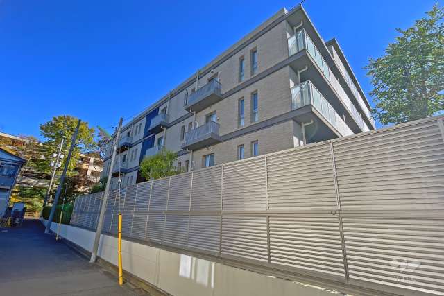 ディアナコート尾山台翠景の外観（南西側から）