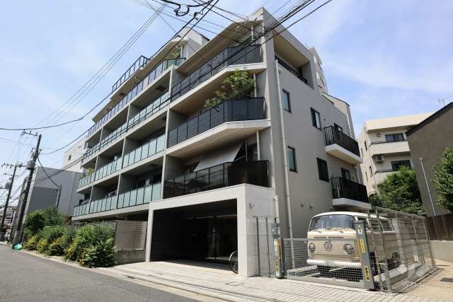 ファインスクェア世田谷弦巻の外観（南東側から）