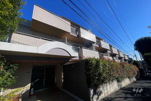 トーカンマンション馬事公苑の外観（南西側から）