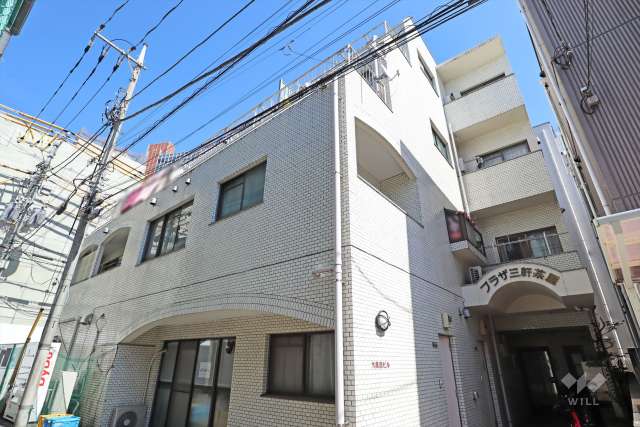 プラザ三軒茶屋の外観(南西側から)