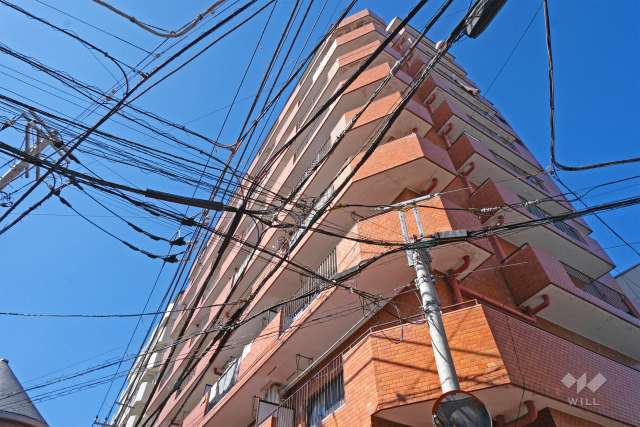 ライオンズマンション三宝徳の外観（南東側から）