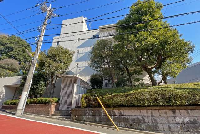 世田谷三宿マンションの外観（南西側から）