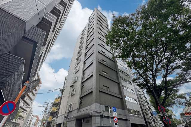 マンション第一明大前の外観（北側から）　　