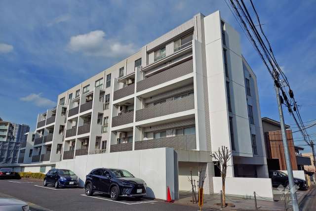 スタジオキュービィ千歳烏山の外観（南西側から）