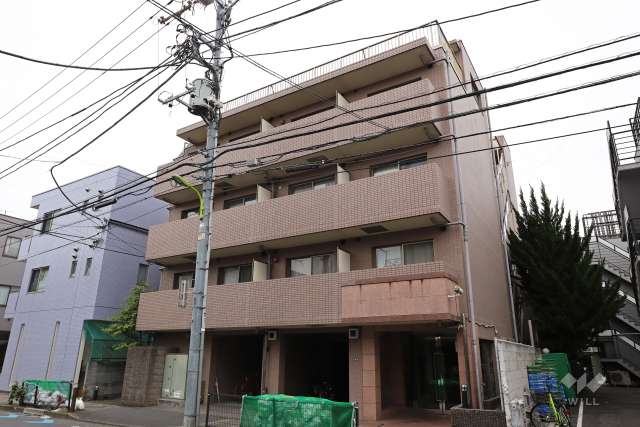 ルーブル駒沢大学の外観（北西側から）