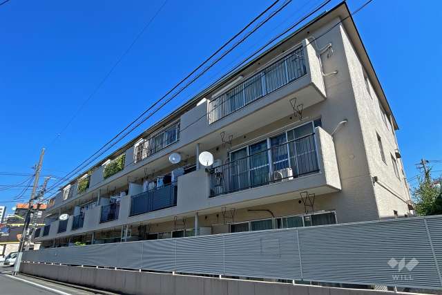 ユニライフ上馬の外観（南西側から）