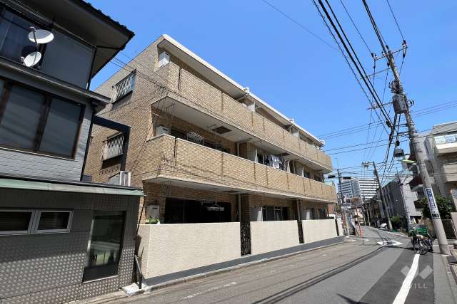 ユニーブル上馬の外観(南西側から)