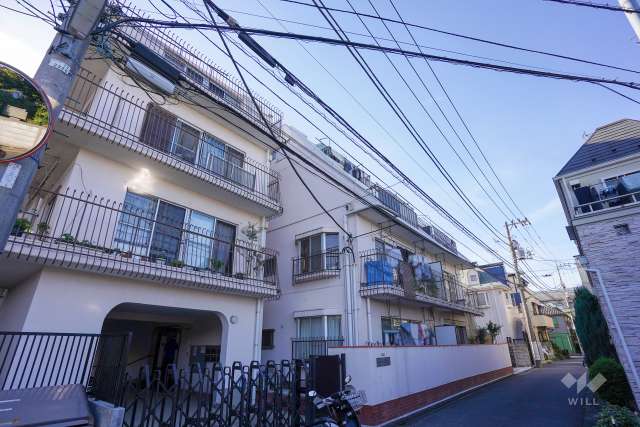 北斗スターマンション上北沢の外観（南東側から）