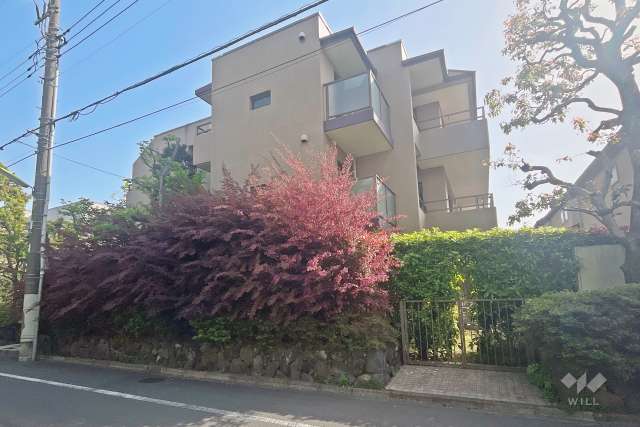 東急ドエルアルス上用賀の外観（南西側から）