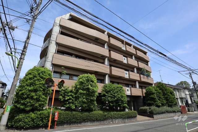 ディアナコート成城の外観（西側から）