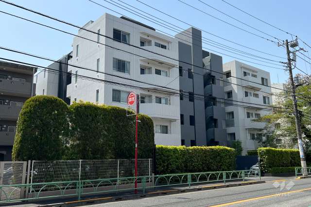 プラネスーペリア経堂赤堤の外観（北東側から）