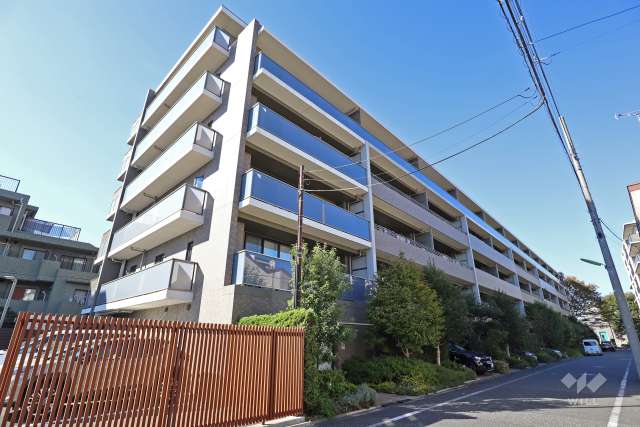 ルネ世田谷千歳台AYUMIEの外観（南東側から）