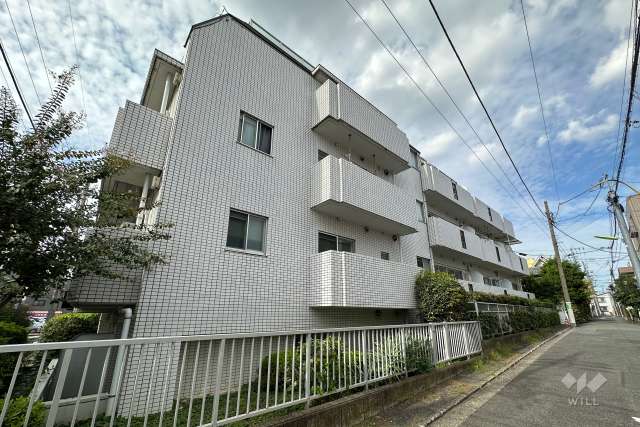 エスカイア千歳船橋の外観（南側から）