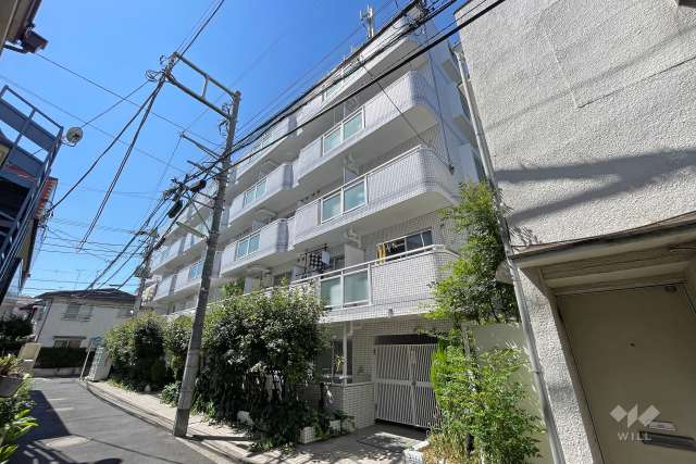 クリスタル三軒茶屋パート１の外観（南東側から）