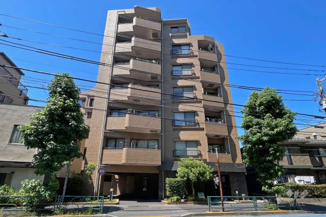 エクラン世田谷代沢の外観（南側から）