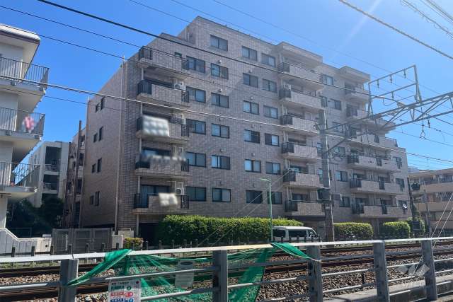 等々力ホームズの外観（南西側から）　