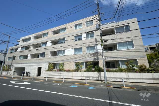 グランレジェイド等々力の外観（南東側から）