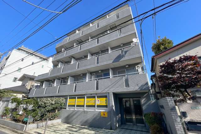 クレセール千歳烏山の外観（南西側から）