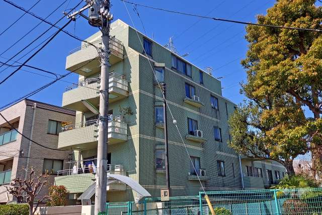 ミリオンコート烏山外観(南東から)