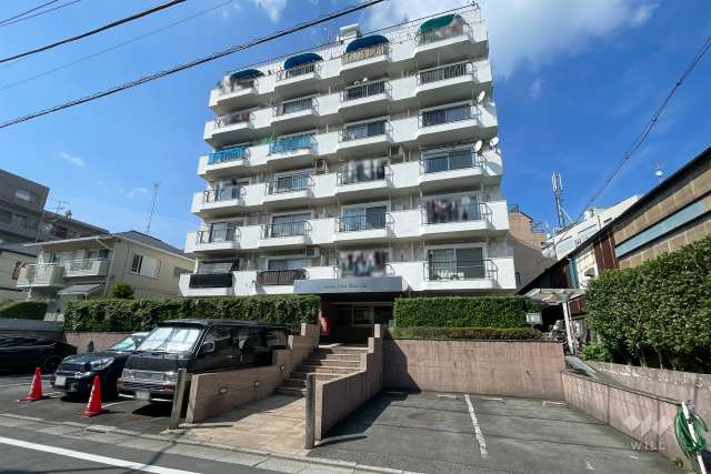 セブンスターマンション北沢の外観（南東側から）　