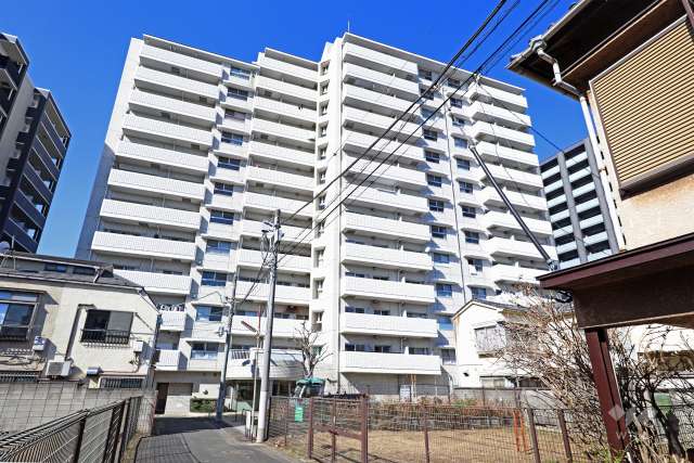 グランドメゾン野沢の外観(南東側から)