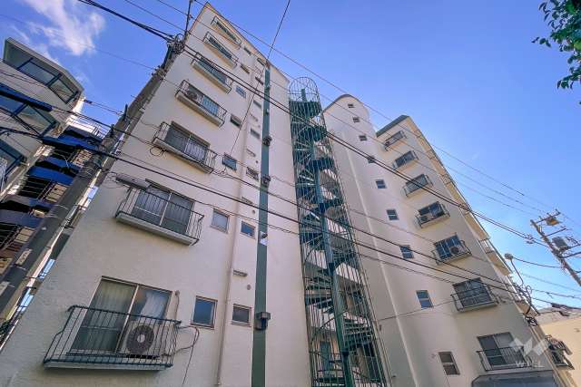 ハイライフ用賀の外観（北東側から）