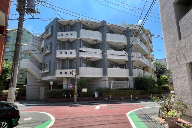 クレッセント用賀の外観（北西側から）