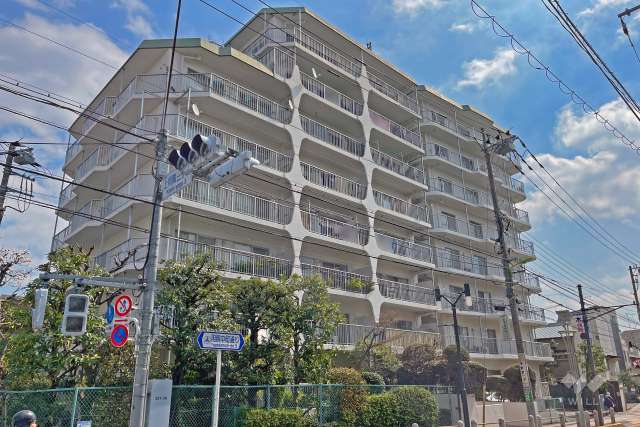 日商岩井用賀マンションの外観（北西側から）