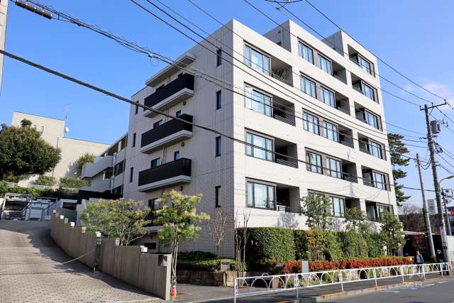 ウェリス用賀の外観（北西側から）