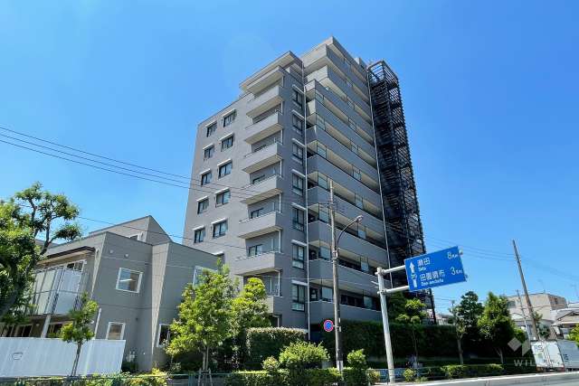 東急ドエルアルス鵜の木イーストコートの外観（南東側から）