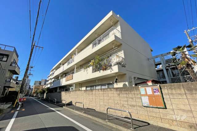 大森サンハイツの外観（南東側から）