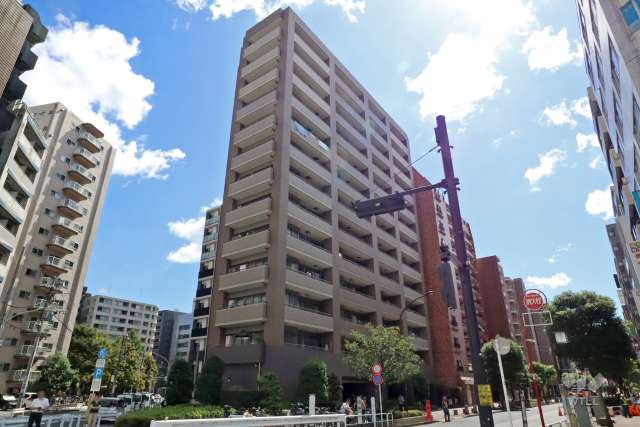 クレストラフィーネ大森駅前の外観（北西側から）