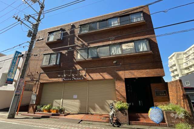 メゾンドール石川台の外観（北東側から）