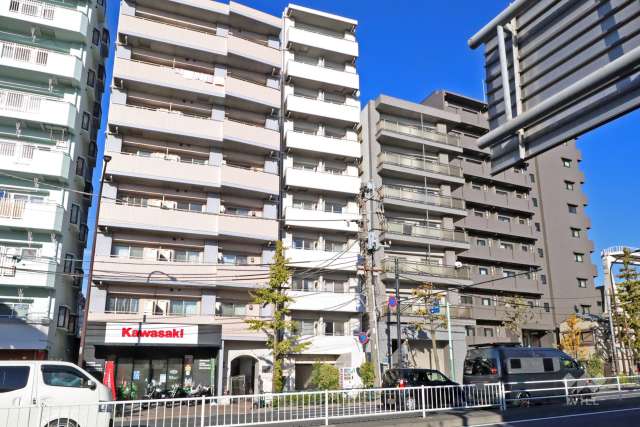 ヴェローナ空港西ルッソの外観(南西側から)