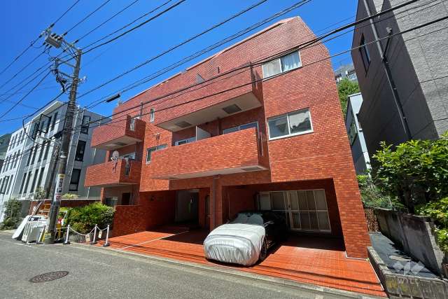 シャトゥブラウンの外観（南東側から）